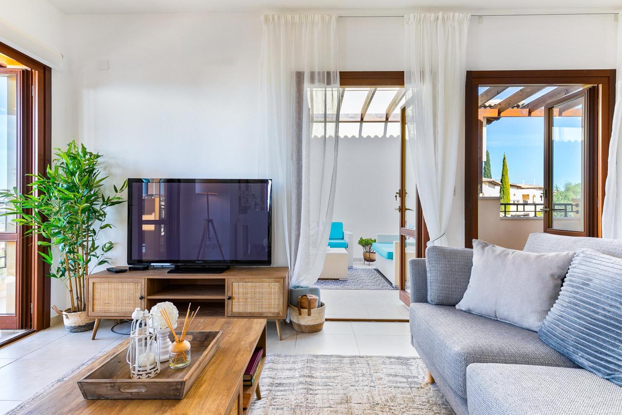 1 Bedroom Apartment Pyrgos With Beautiful Sea And Sunset Views, Aphrodite Hills Resort Kouklia Exterior photo